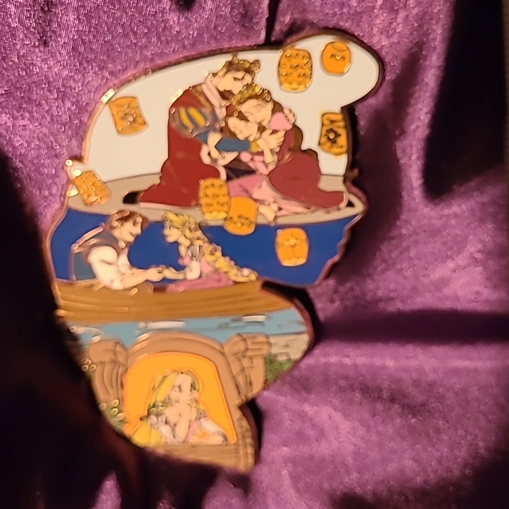 🧝♀️ Limited Edition 50 Disney Fantasy pin Entangleds Rapunzel jumbo